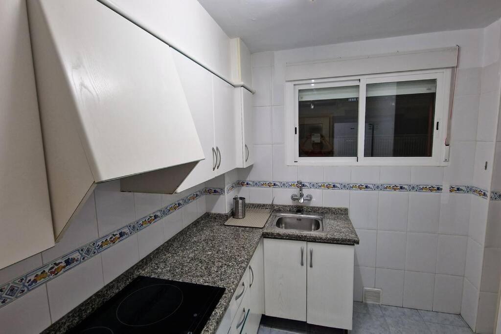 Apartamento Dos Habitaciones, Frente A La Playa, بينيكاسّين المظهر الخارجي الصورة