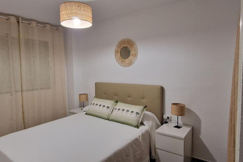 Apartamento Dos Habitaciones, Frente A La Playa, بينيكاسّين المظهر الخارجي الصورة
