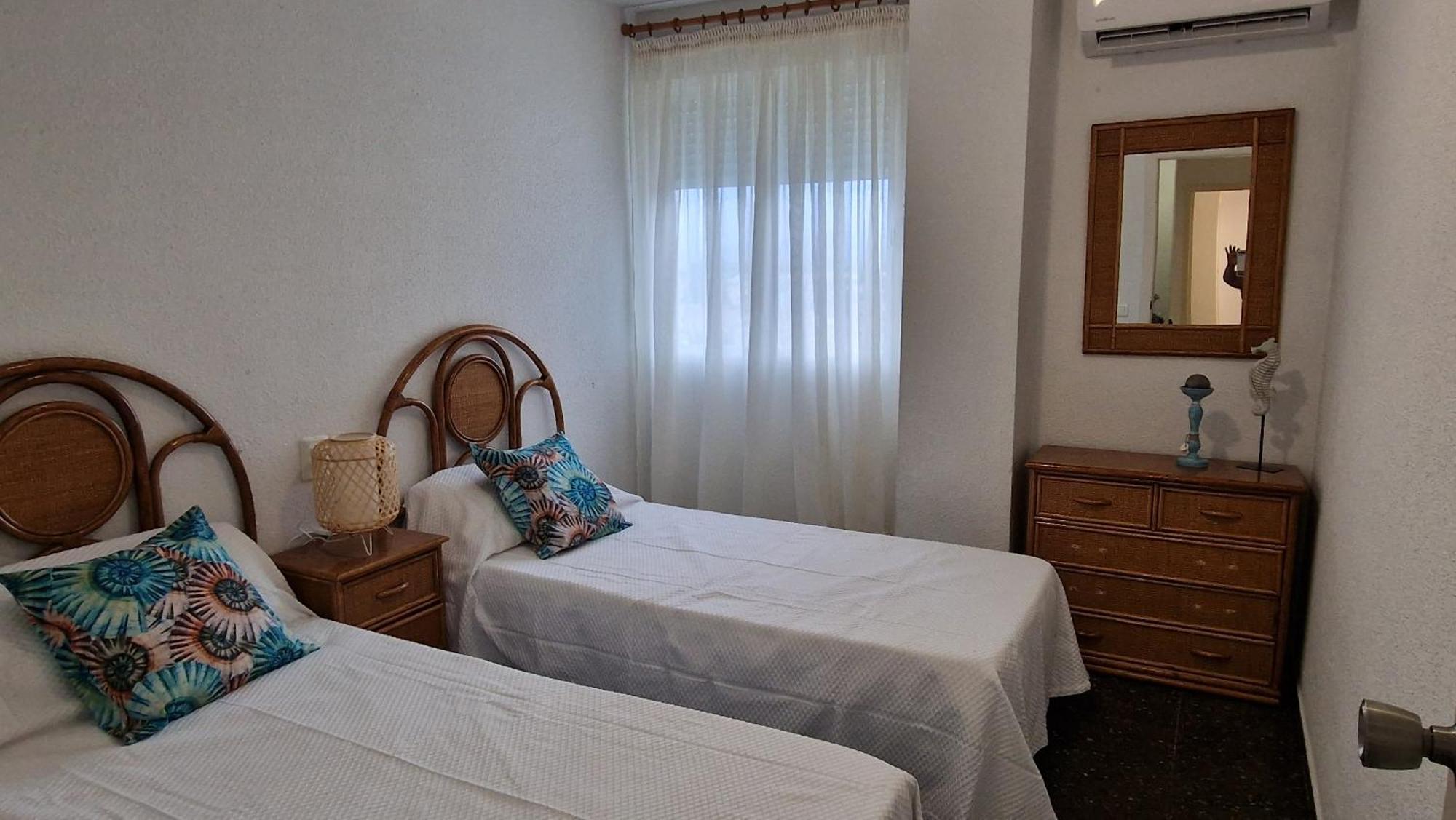 Apartamento Dos Habitaciones, Frente A La Playa, بينيكاسّين المظهر الخارجي الصورة