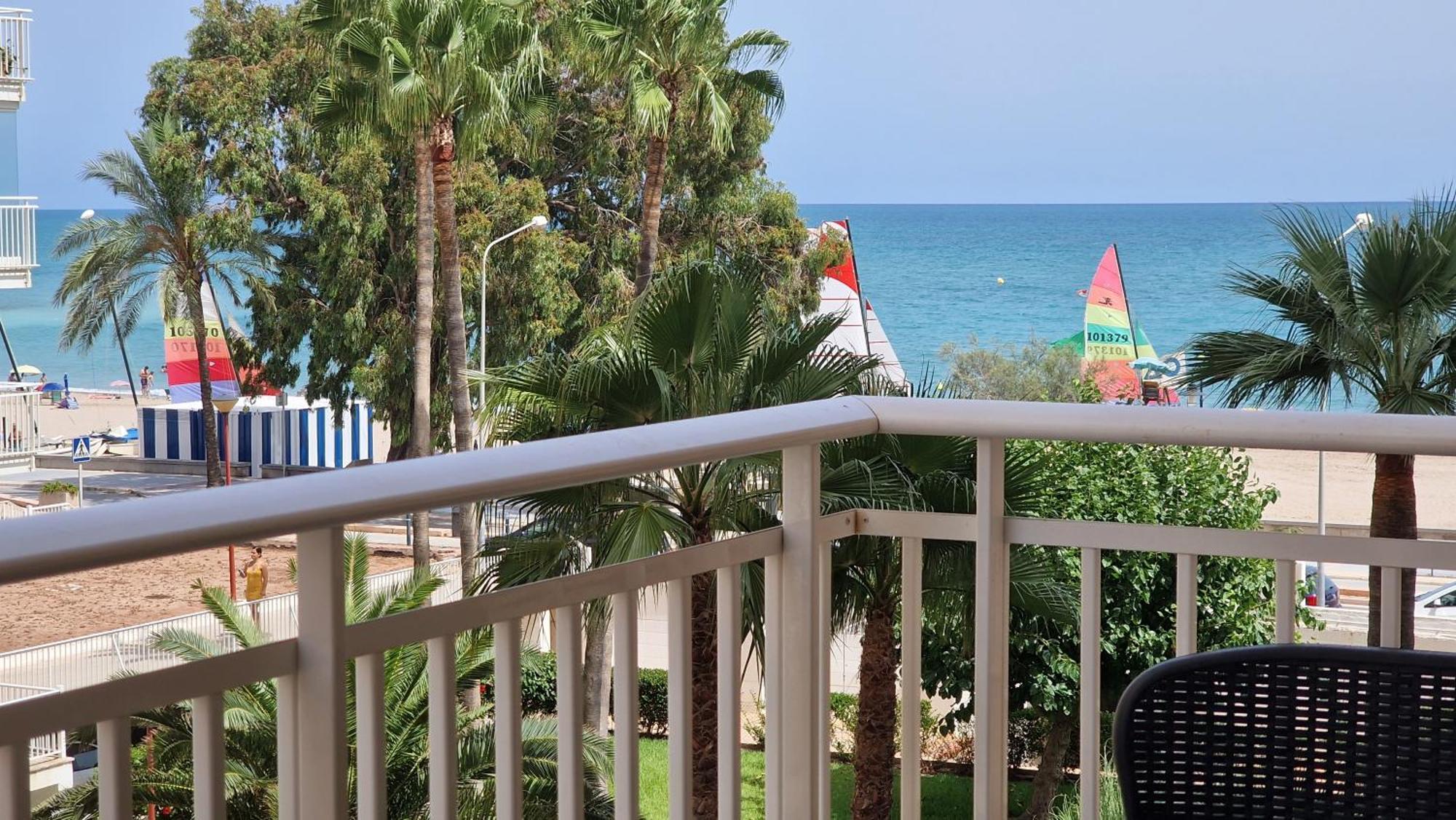 Apartamento Dos Habitaciones, Frente A La Playa, بينيكاسّين المظهر الخارجي الصورة